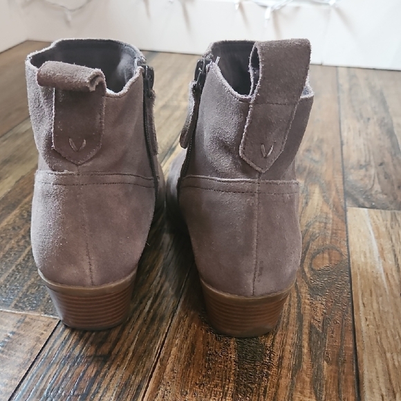 Vionic Women's Buttery Soft‎ Suede Leather Ankle Boots - Picture 6 of 10
